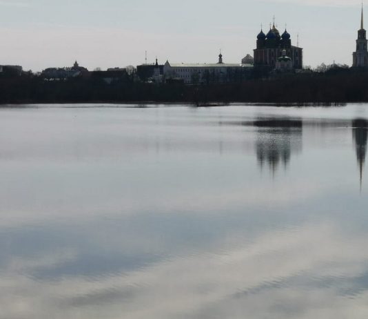 Губернатор Павел Малков: Важно, чтобы жители населенных пунктов в зоне подтопления не чувствовали себя брошенными