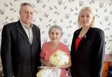 В Рыбном бывшую малолетнюю узницу концлагеря Антонину Брыкову поздравили с днем рождения