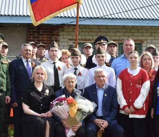 В Рыбновском округе прошел парад для одного ветерана