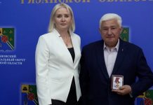 Медработников Рыбновского округа поздравили с профессиональным праздником