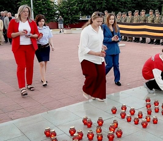 В Рыбном прошли памятные митинги